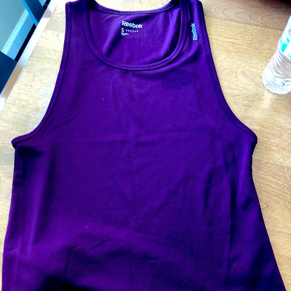 Reebok women’s activewear top small